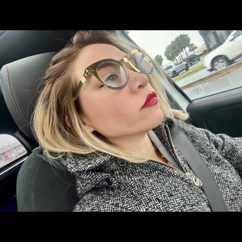 Meet your Posher, Vanessa